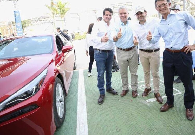 imagen noticia “Hoy rueda el primer carro con hidrógeno verde producido por Ecopetrol en la refinería más moderna de América Latina”: Duque